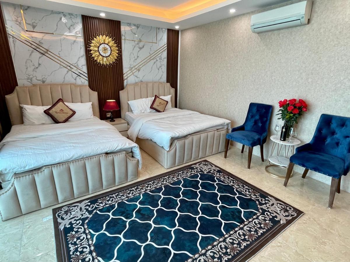 Hotel The Royal Near West Hanoï