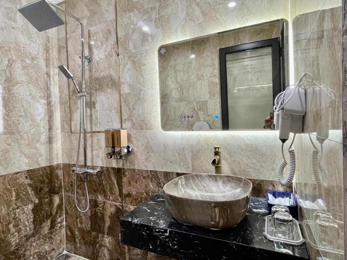 The Royal Near West 3* Hanoï